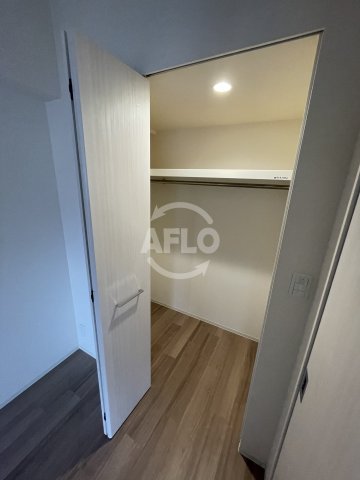 収納　アドバンス西梅田フォルン　ウォークインクローゼット