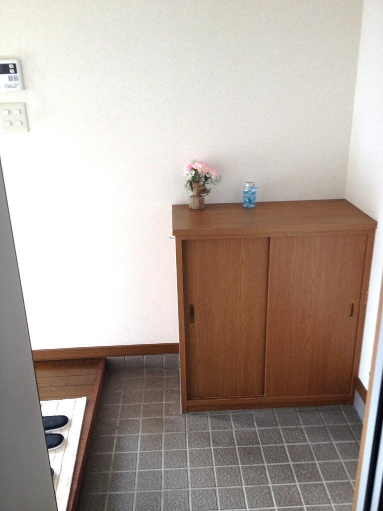 玄関　玄関にはシューズボックスが設置されています♪