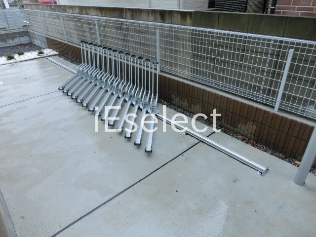駐車場　自転車はこちらに
