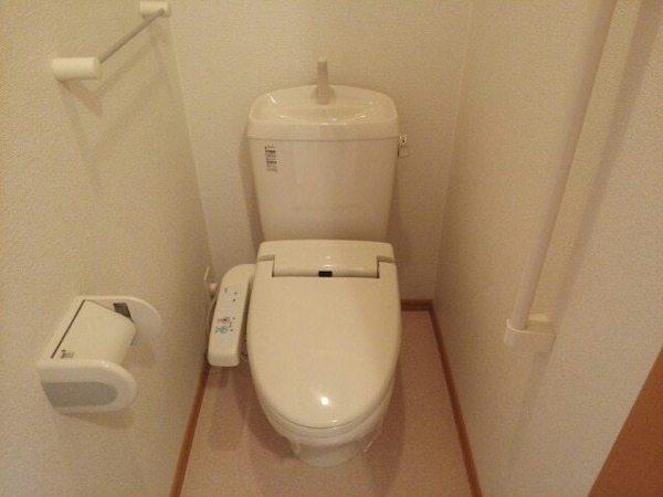 トイレ　ウォシュレット付きです！