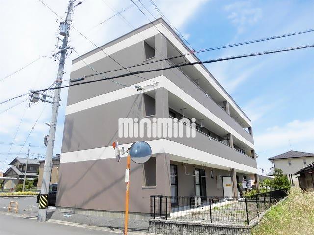建物外観　３階建てのマンションタイプ