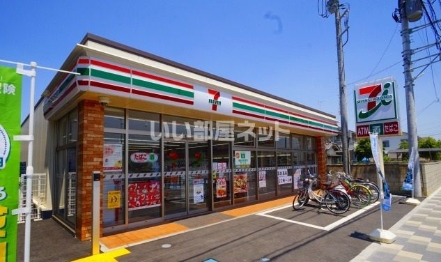 コンビニ　セブンイレブン新河岸駅東口店（コンビニ）まで869m