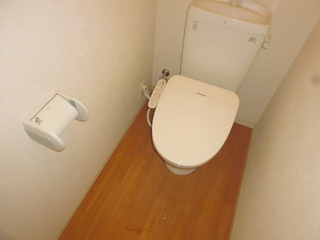トイレ　温水洗浄便座