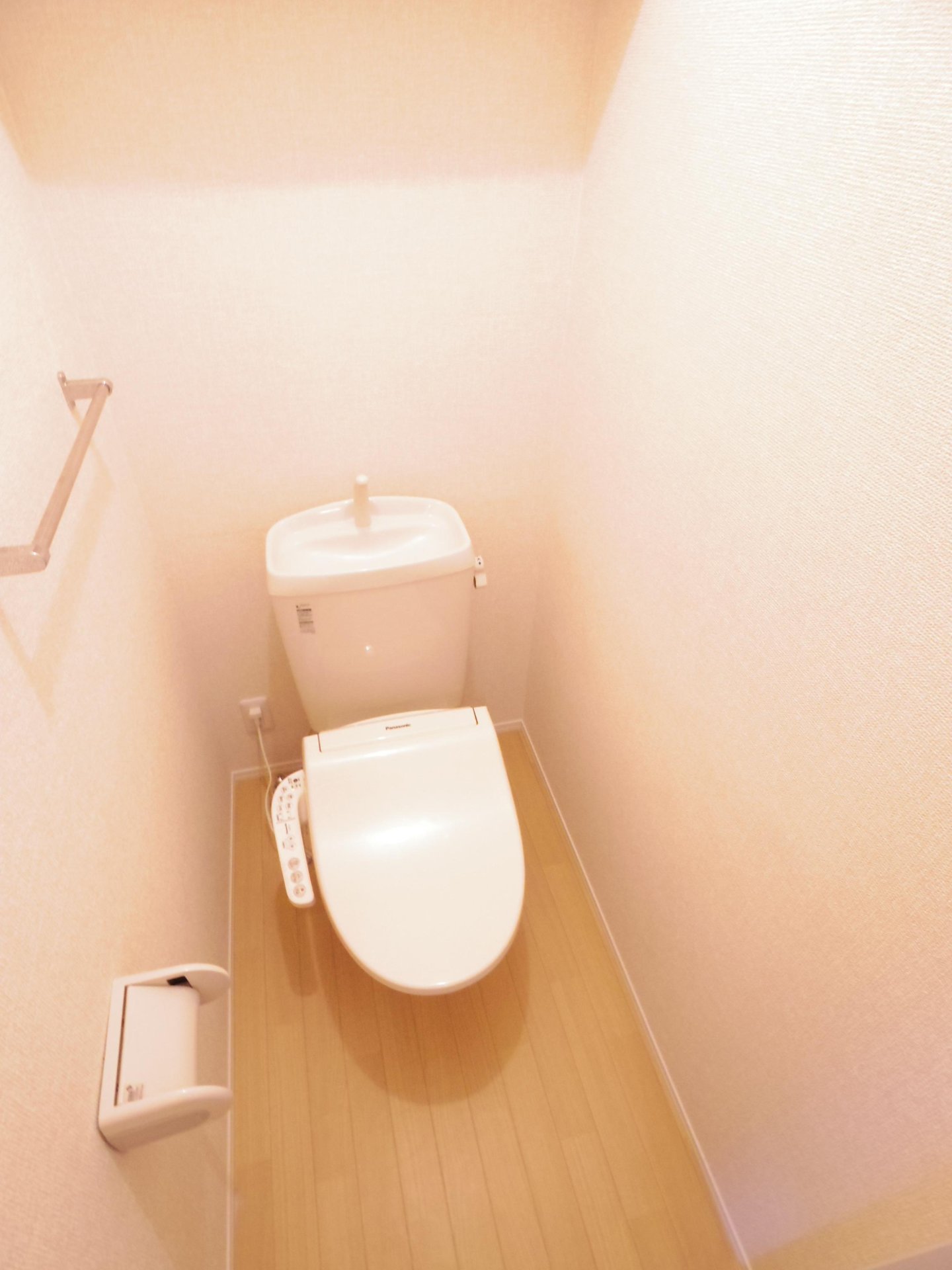トイレ　※他号室写真です