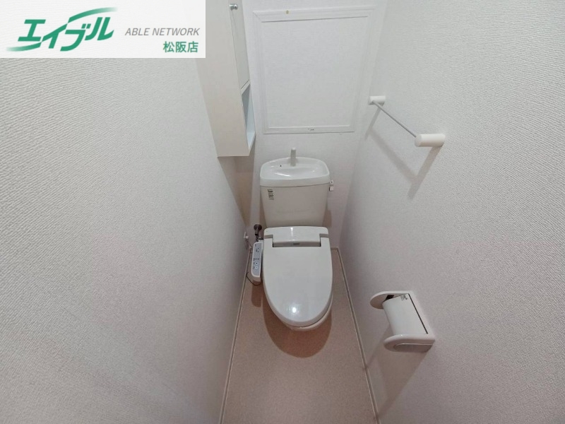 トイレ　同型反転画像参考