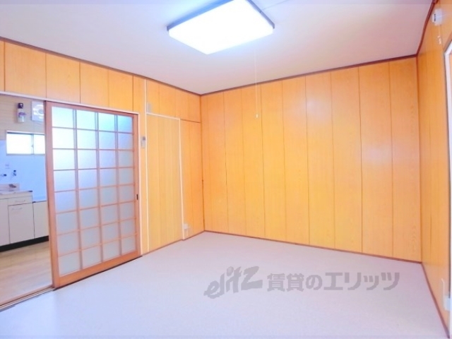 その他部屋・スペース　１階５．５帖の洋室です。