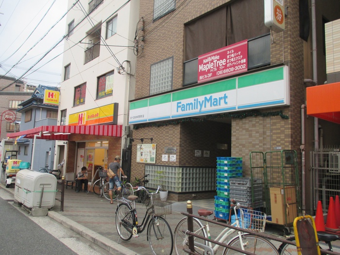 コンビニ　ファミリーマート（コンビニ）まで350m