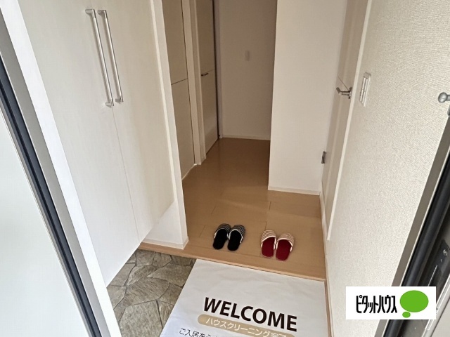 玄関　他のお部屋のお写真です