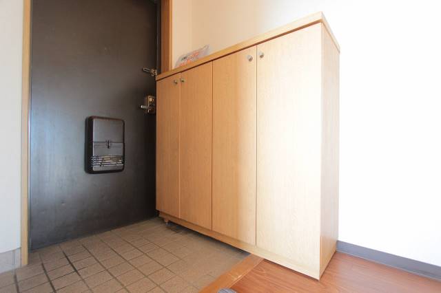 玄関　シンプルな玄関先です。