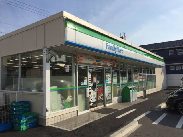 コンビニ　ファミリーマート中川万場店（コンビニ）まで163m