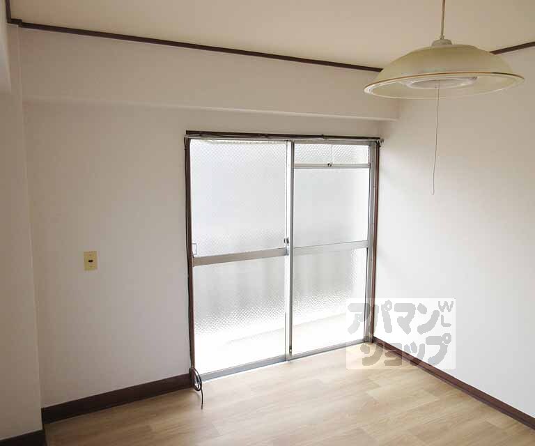 収納　タップリ収納つき！