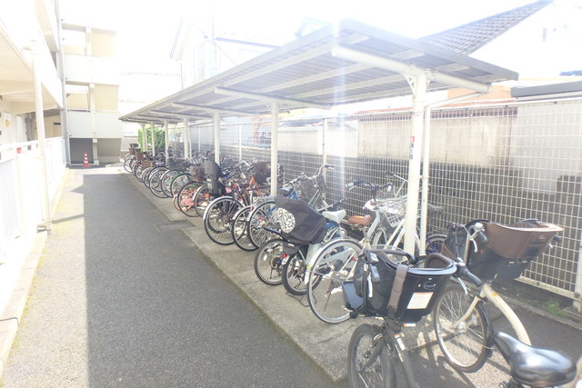 その他共有部分　★屋根付駐輪場★（空き状況・使用料等詳細はご確認下さい）