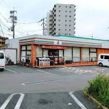 コンビニ　セブンイレブン大阪鶴見緑地店（コンビニ）まで200m