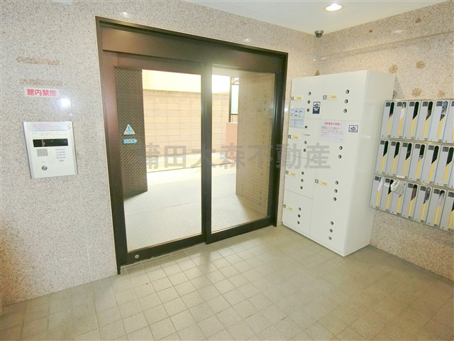 エントランス　エントランス　防犯カメラTVモニター付オートロック宅配BOX