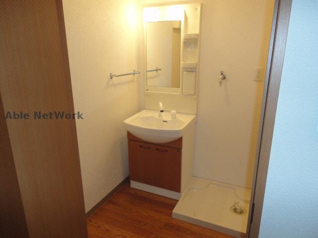 洗面設備　※同物件別部屋の写真となります。