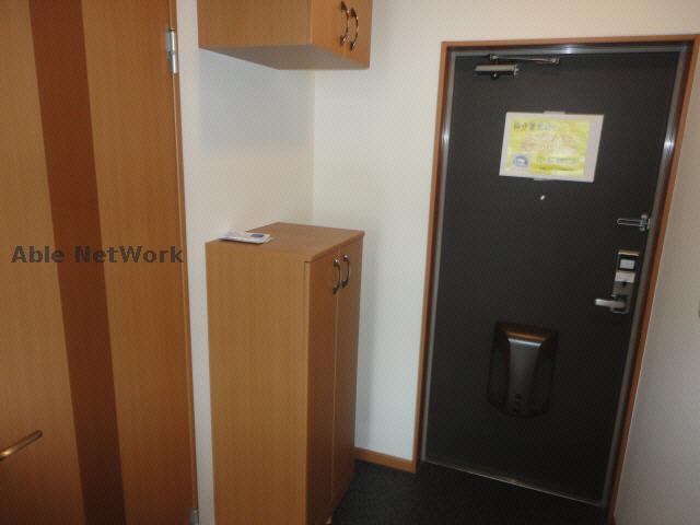 玄関　※同物件別部屋の写真となります。