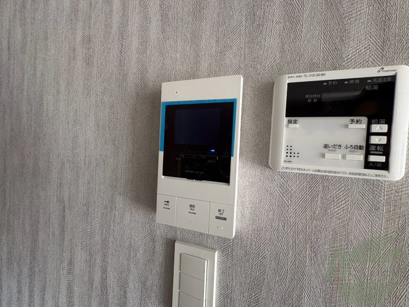 セキュリティ　ＴＶモニター付インターホンです。来客者の顔が見えるので安心！