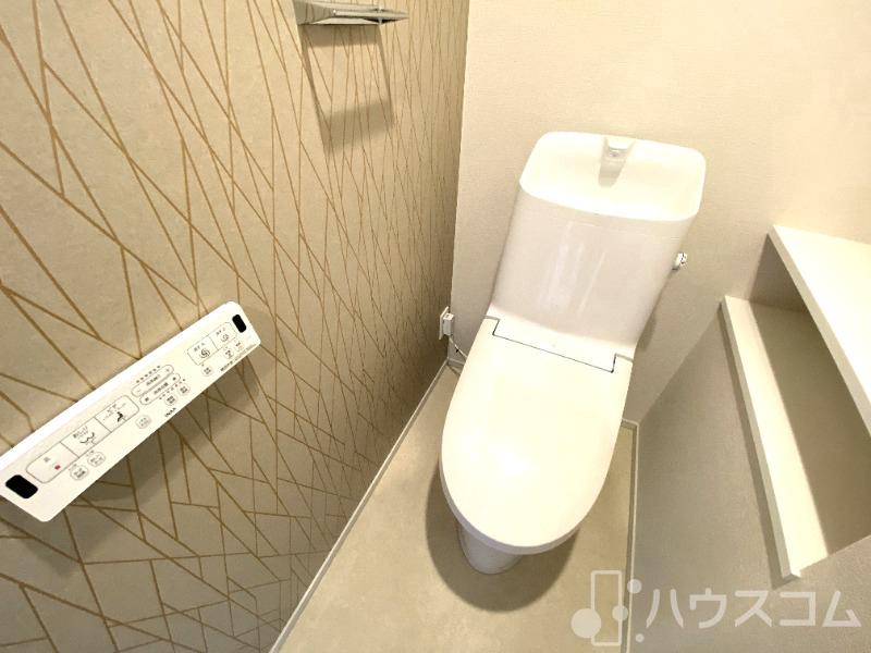 トイレ　温水洗浄暖房便座です！