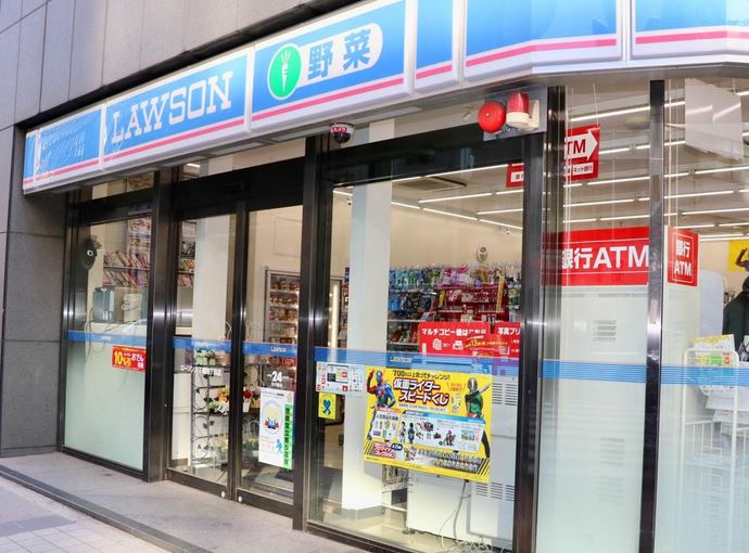 コンビニ　ローソン八丁堀四丁目店（コンビニ）まで107m
