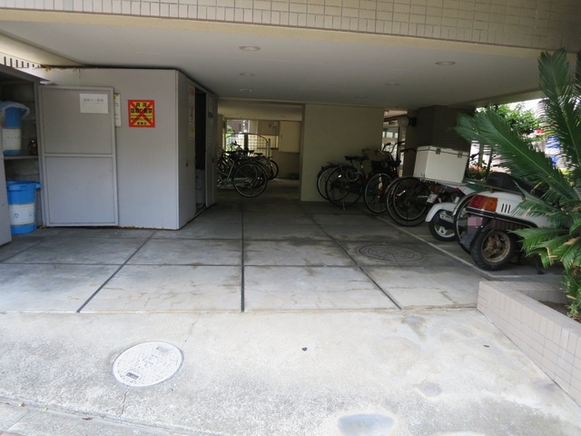駐車場　敷地内に駐車場あります♪
