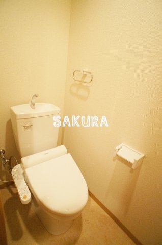 トイレ　落ち着いた色調のトイレです♪
