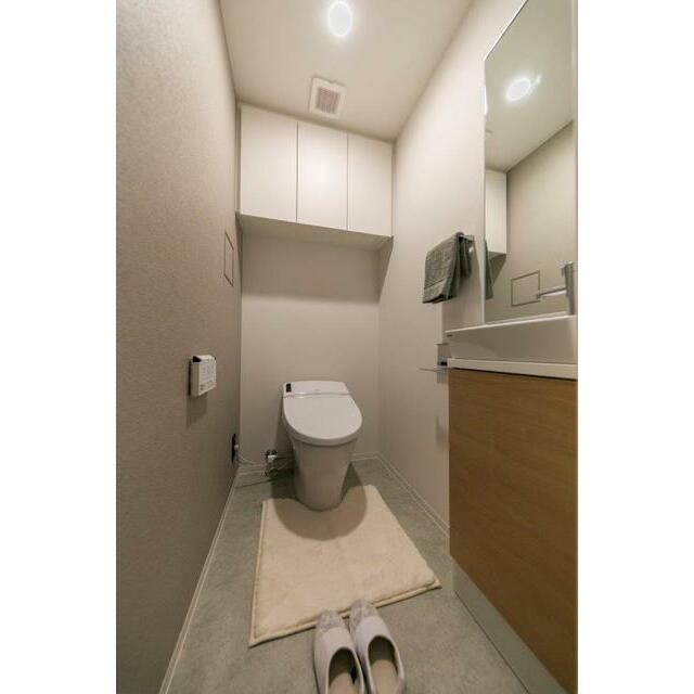 トイレ　※写真は同タイプ住戸です。
