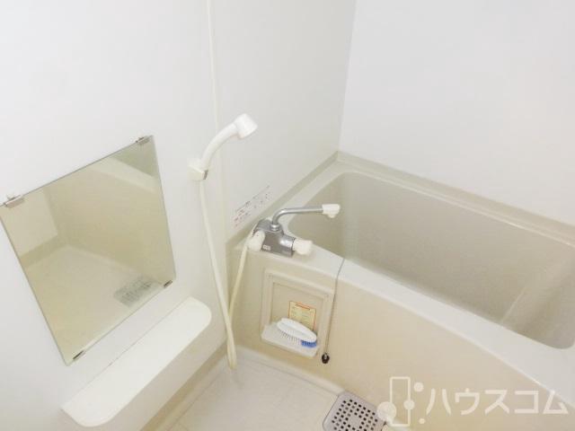 バス・シャワールーム　お風呂で一日の疲れをお取りください。