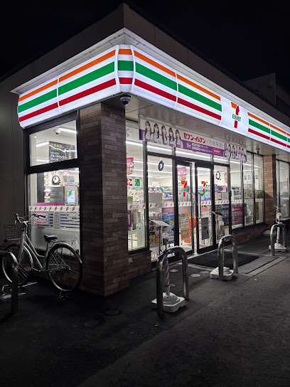コンビニ　セブンイレブン札幌南8条西6丁目店（コンビニ）まで93m