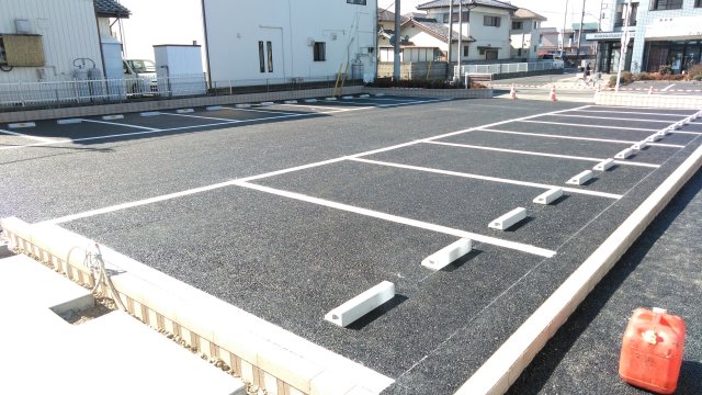 駐車場　車をお持ちの方に嬉しい駐車場付きの物件です