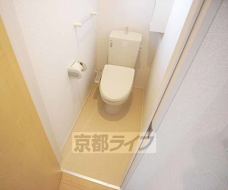 トイレ　ウォシュレット付きです。