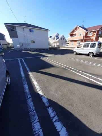 駐車場　駐車場に車を止められます