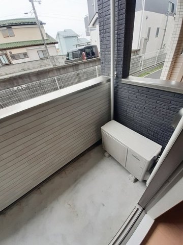 バルコニー　暖かな日差しのふりそそぐバルコニー