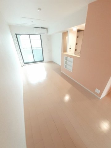 居室・リビング　こちらの居間で趣味の時間をお楽しみください