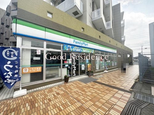 コンビニ　ファミリーマート都筑ふれあいの丘駅前店（コンビニ）まで607m
