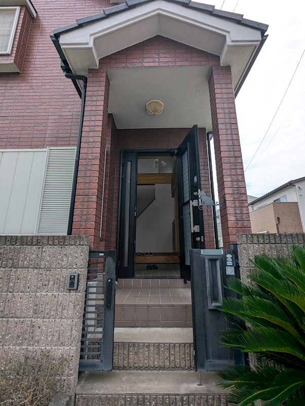 玄関　原状回復工事前