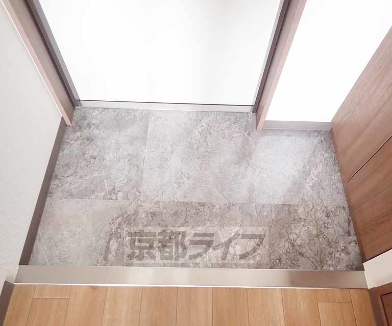 玄関　広めの玄関です。
