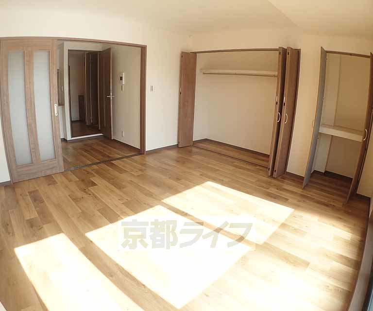居室・リビング　とても広めのお部屋です。