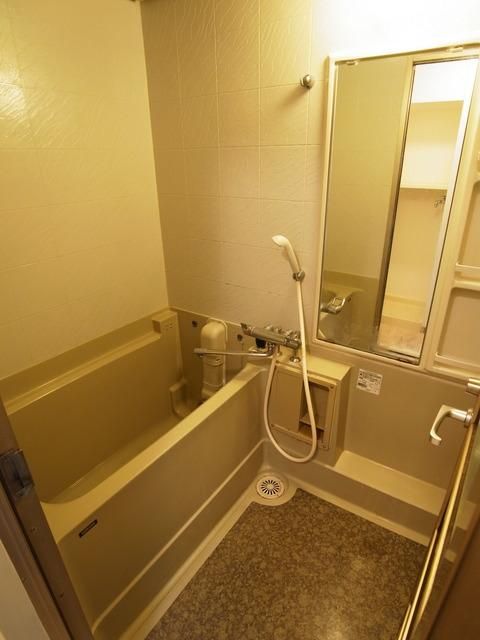 バス・シャワールーム　※別部屋参考写真