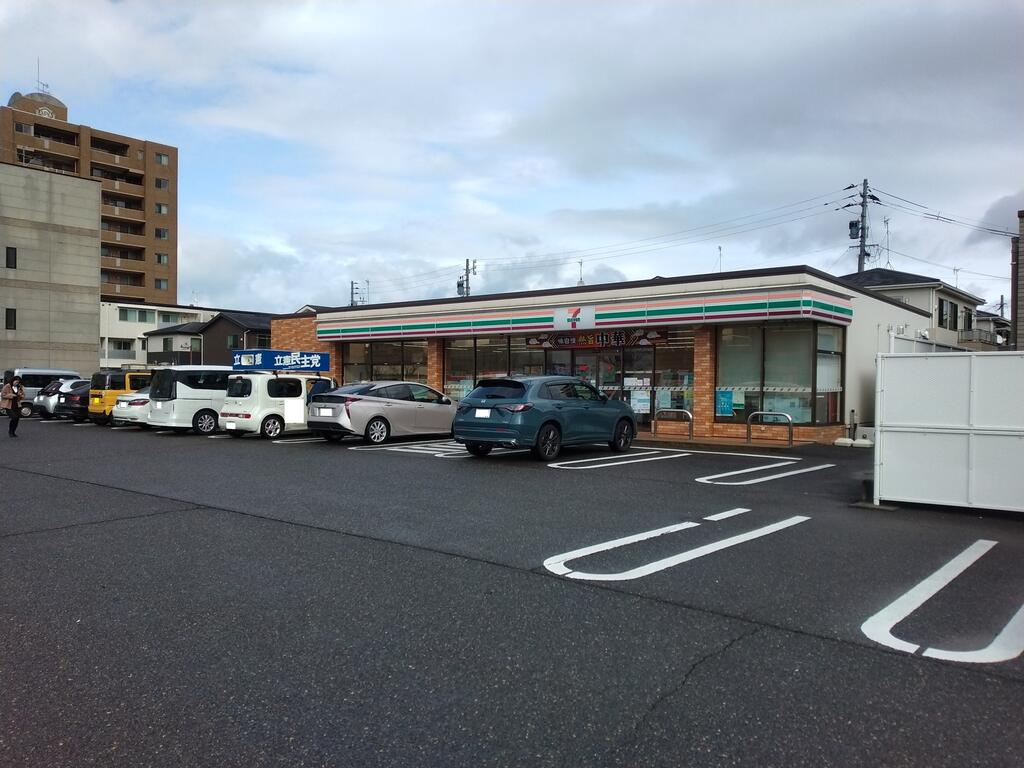 コンビニ　セブンイレブン新潟東出来島店（コンビニ）まで497m