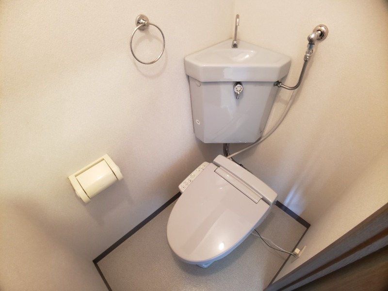 トイレ　トイレです。ウォシュレット付を探している方、おすすめです。