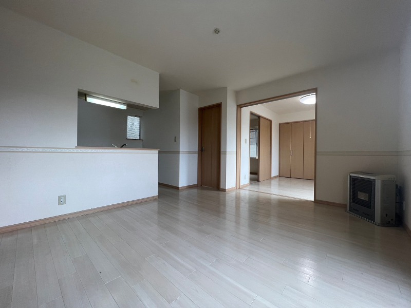 居室・リビング　広くてキレイなお部屋が広がっていて、充実した生活が送れそう。