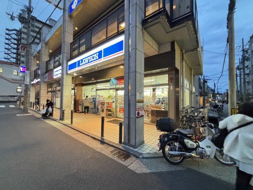 コンビニ　ローソン 甲東園駅前店（コンビニ）まで94m