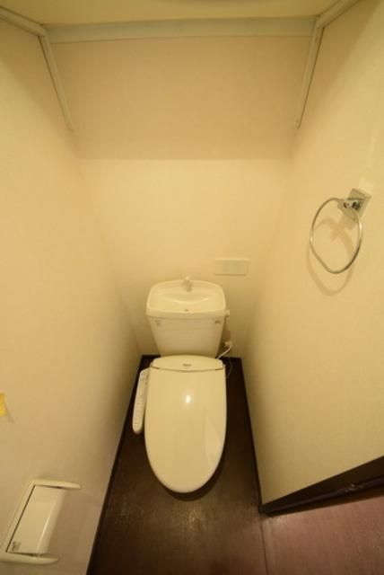 トイレ　※同建物　別タイプ間取り設備施工例　現況優先