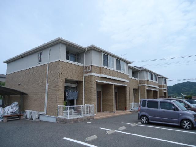 駐車場　外観写真（昼） ※現況優先