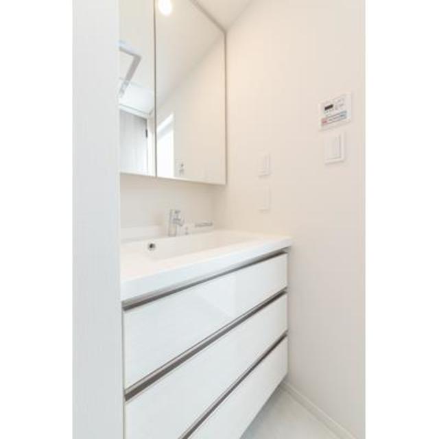 洗面設備　※写真は同タイプ住戸です。