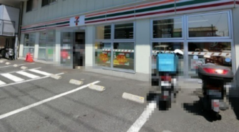 コンビニ　セブンイレブン 市川新田2丁目店（コンビニ）まで698m