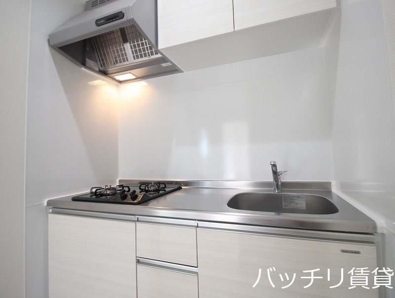 キッチン　同シリーズの別号室の画像。現況優先