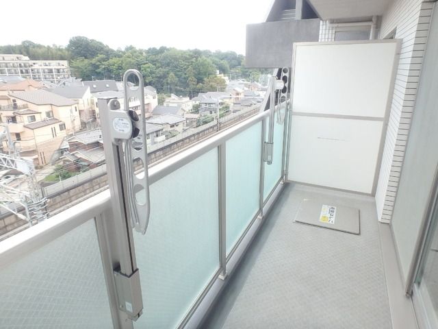 バルコニー　同シリーズ