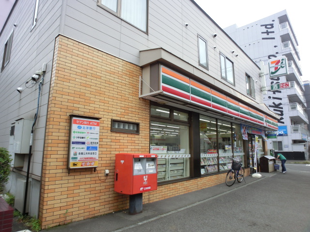 コンビニ　セブンイレブン北海道STサッポロファクトリー店（コンビニ）まで430m
