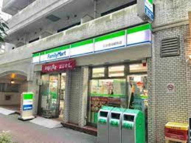 コンビニ　ファミリーマート日本橋箱崎町店（コンビニ）まで34m